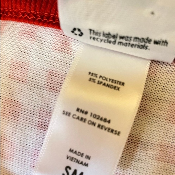 2 Tank Tops - Picture 6 of 10